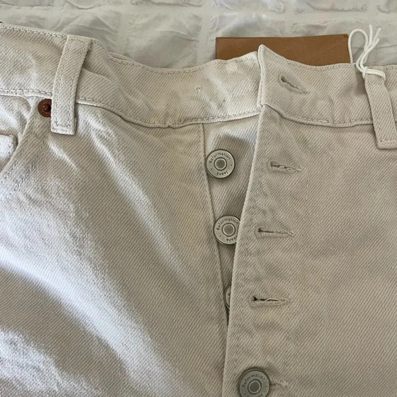 Reformation Cream Jean Shorts - Picture 3 of 9